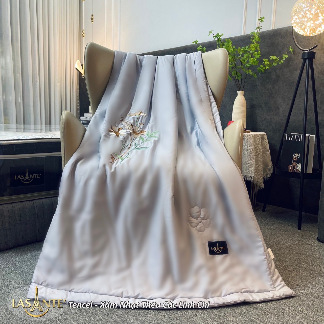 Xám nhạt thêu cúc linh chi